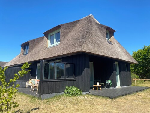 Falka is a cozy house in the dunes between Nes and Buren, near of the beach.