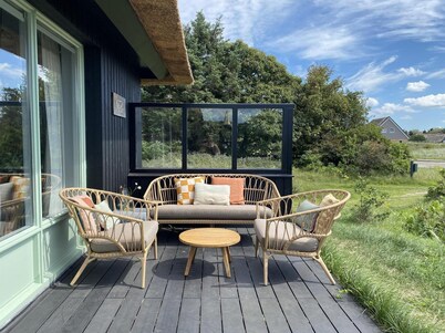 Falka is a cozy house in the dunes between Nes and Buren, near of the beach.