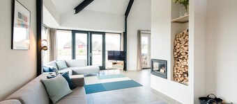Hestia, a spacious villa in the dunes with jacuzzi and sauna near the village Nes.