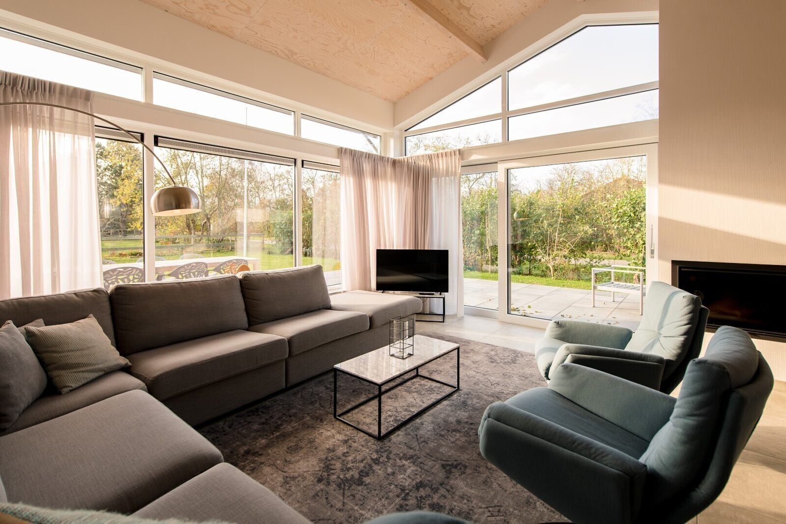 TV connectée, cheminée