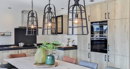 Pura Vida, moderne Villa im wunderschönen Dünengebiet zwischen Nes und Buren.