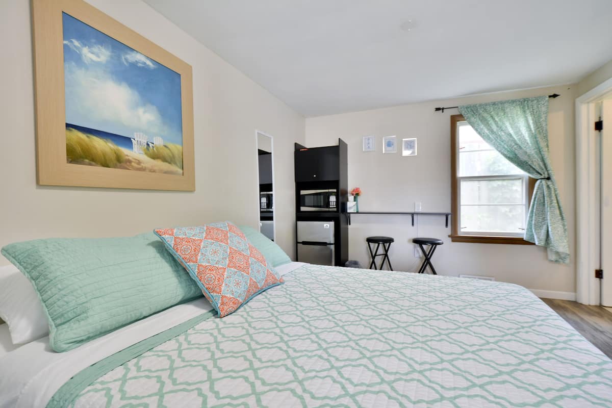 Decoración personalizada, wifi gratis y ropa de cama