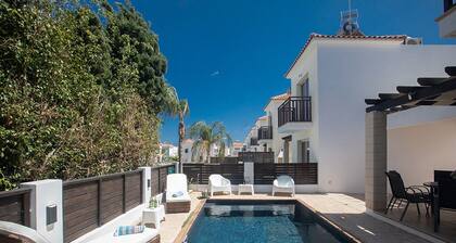 Villa Meena, 2bdr Kapparis Villa With Private Pool, Close to the Beach