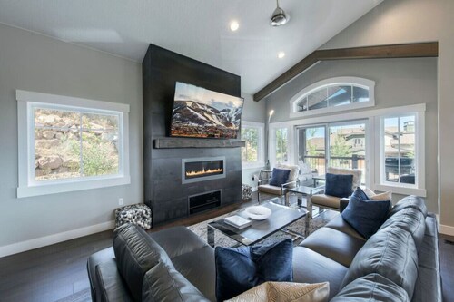 Best Location on Fairway, Corner Unit!