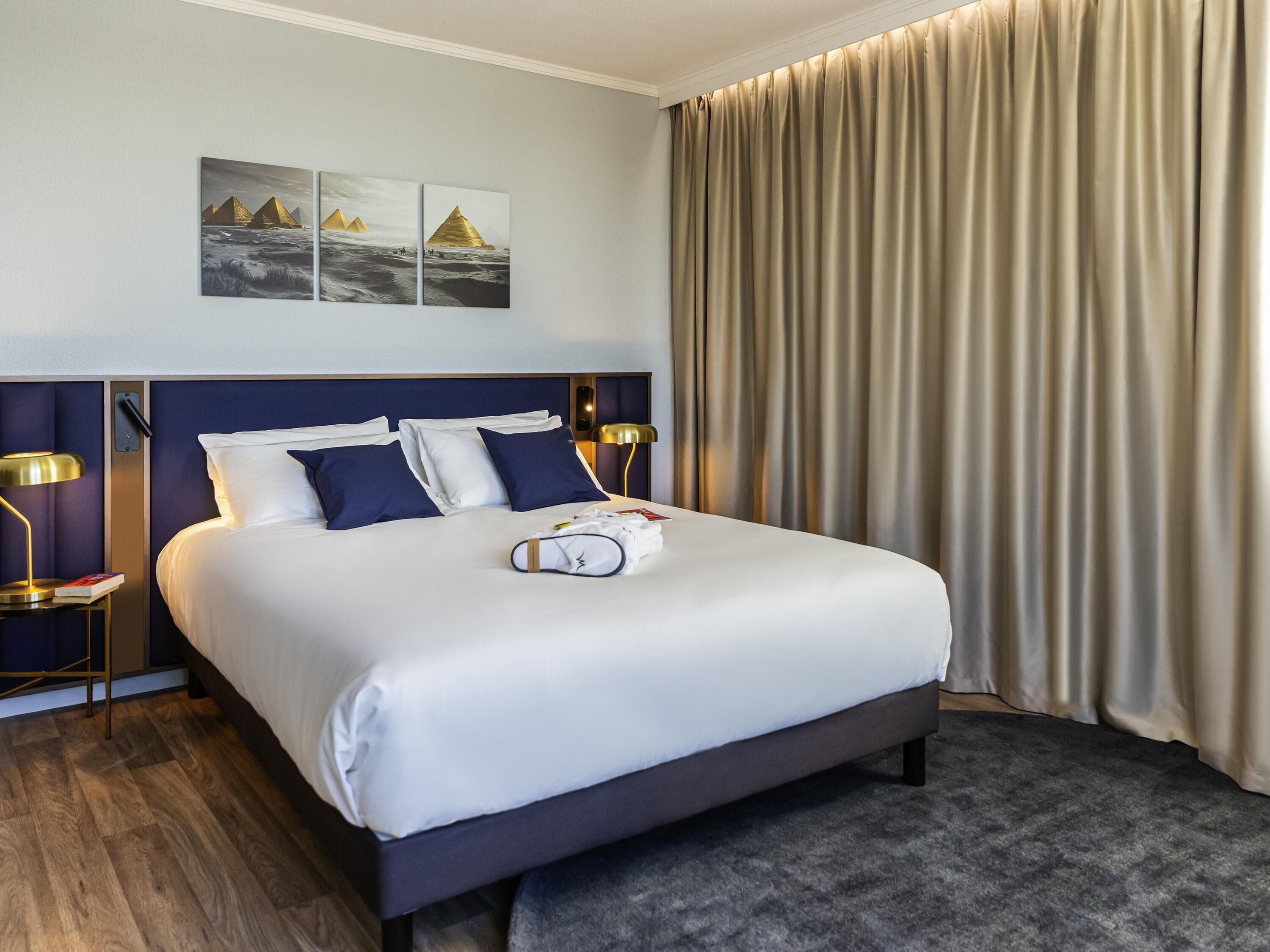 Privilege, Family Suite | Premium bedding, Select Comfort beds, in-room safe, desk