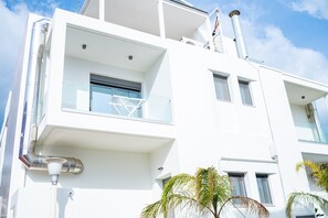 Fachada de la propiedad