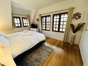 7 bedrooms, in-room safe, desk, iron/ironing board - Domaine de la Poterie in Tourgeville Renovated in 2022 with heated swimming pool and tennis courts (Tourgéville)