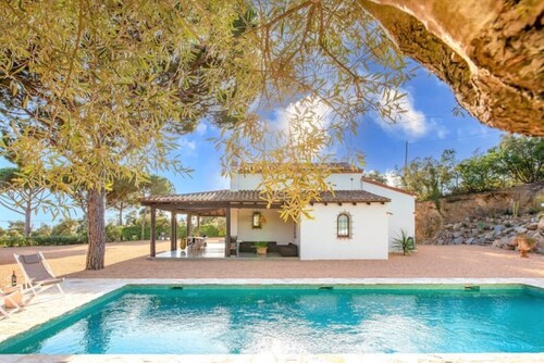 La Capella, in the Middle of Nothing Close to Everything