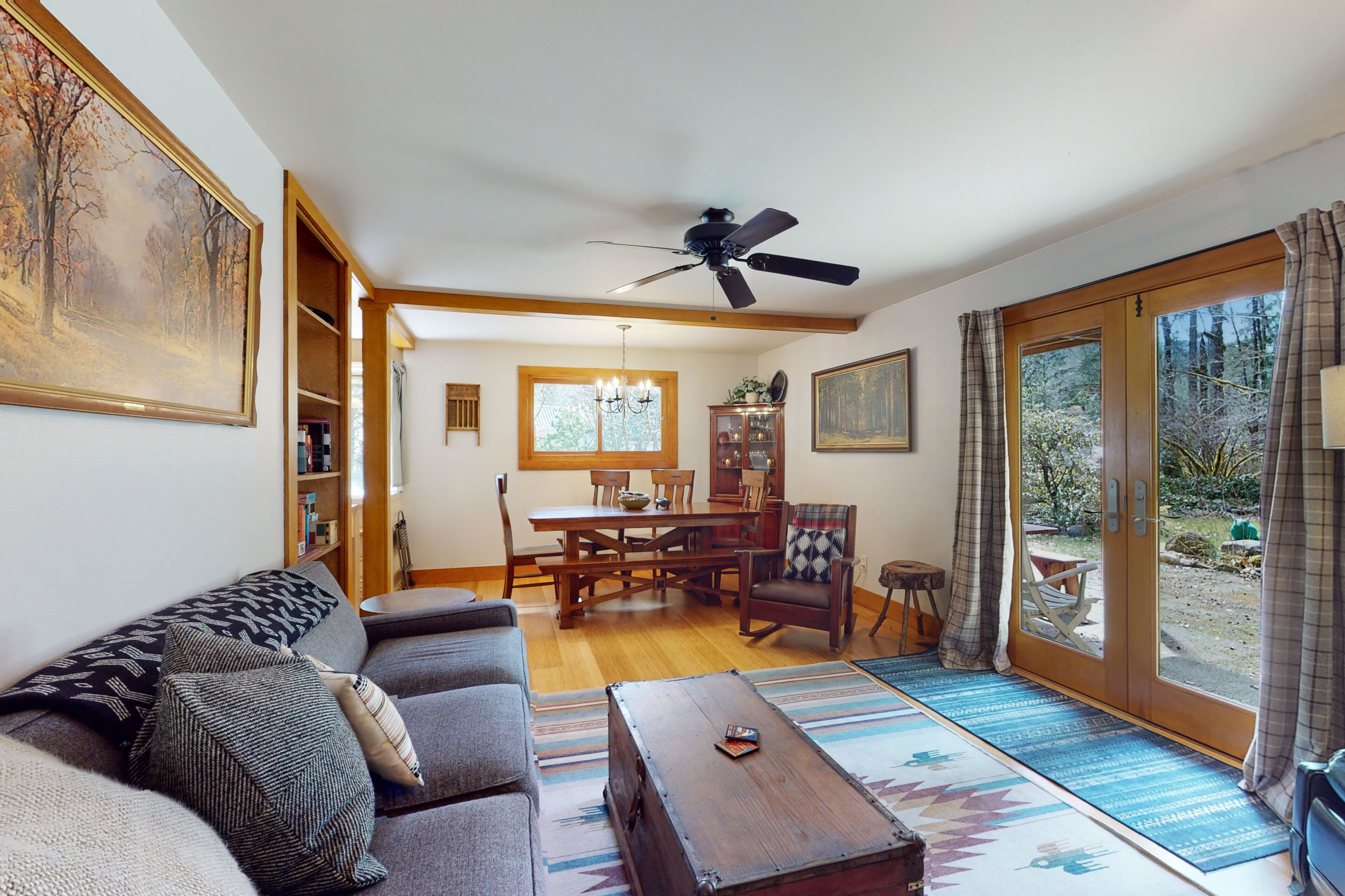 Inviting home with patio, fireplace, full kitchen, & W/D