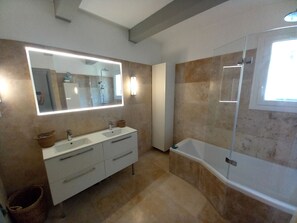 Shower, hair dryer, towels, soap