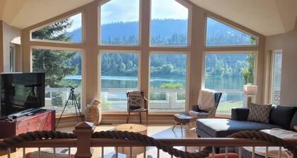 10 Acre Private riverfront retreat w/ dock and 1,000 ft waterfront