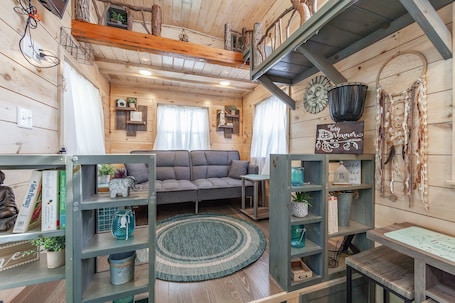 内装. Peaceful Getaway In Charming Tiny House