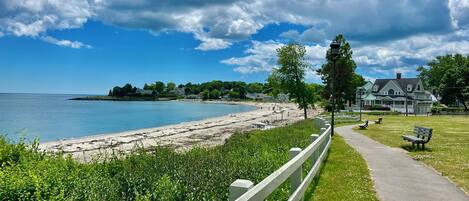 Am Strand, Liegestühle, Strandtücher