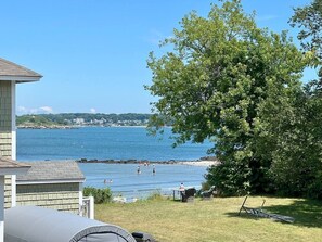 Property grounds - Willard By the Sea - 30 ft to the beach- 1st floor (South Portland)