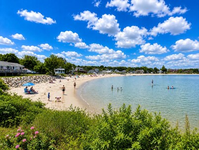 Willard By the Sea - 30 ft to the beach