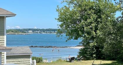 Willard By the Sea - 30 ft to the beach- 2nd floor
