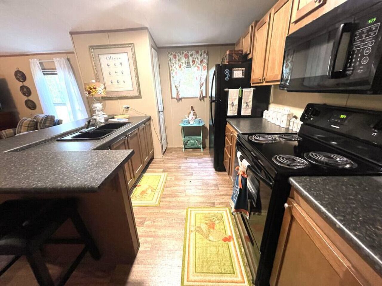 Cozy Home Away from Home | Mins to Lake & Marina