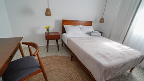 2 bedrooms, desk, iron/ironing board, WiFi