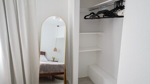 2 camere, una scrivania, ferro/asse da stiro, Wi-Fi