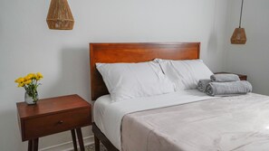 2 bedrooms, desk, iron/ironing board, WiFi