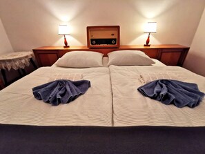 Family Apartment | 3 bedrooms, individually decorated, individually furnished, desk - Apartment with balcony Nike (Dubrovnik)