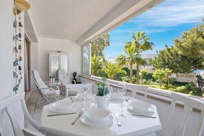 Outdoor dining - Shiny 2BR Apt w/ Views, Pool, Great Location (Mijas)