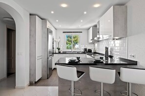 Fridge, microwave, oven, stovetop - Shiny 2BR Apt w/ Views, Pool, Great Location (Mijas)