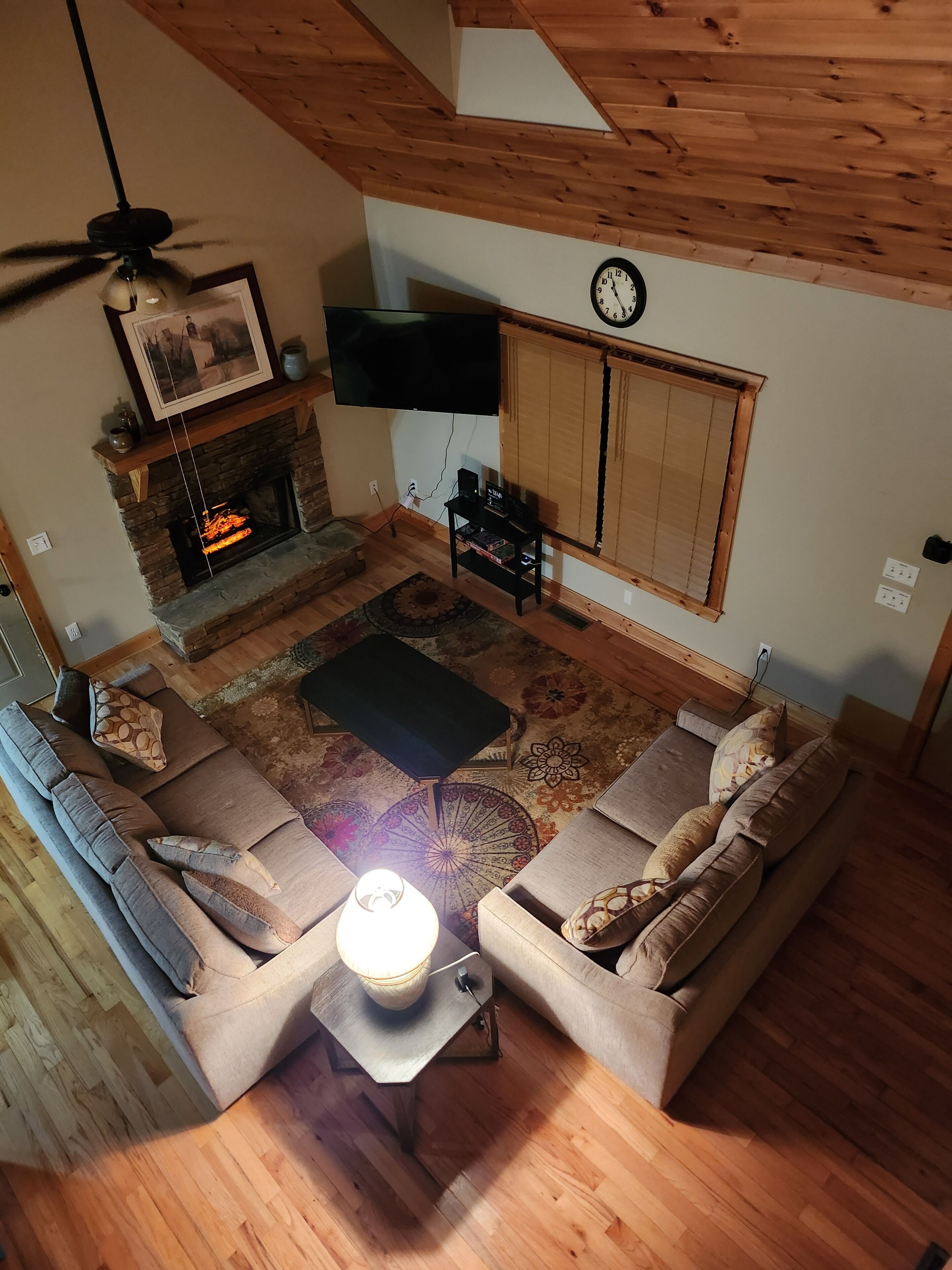 New Listing!5 mins to Square,wineries🍷grill🍔screened porch🌲ESPN🏈Roku🍿