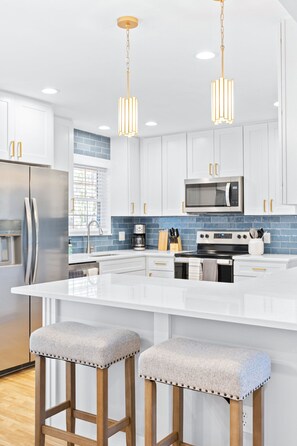 Microwave, oven, stovetop, dishwasher