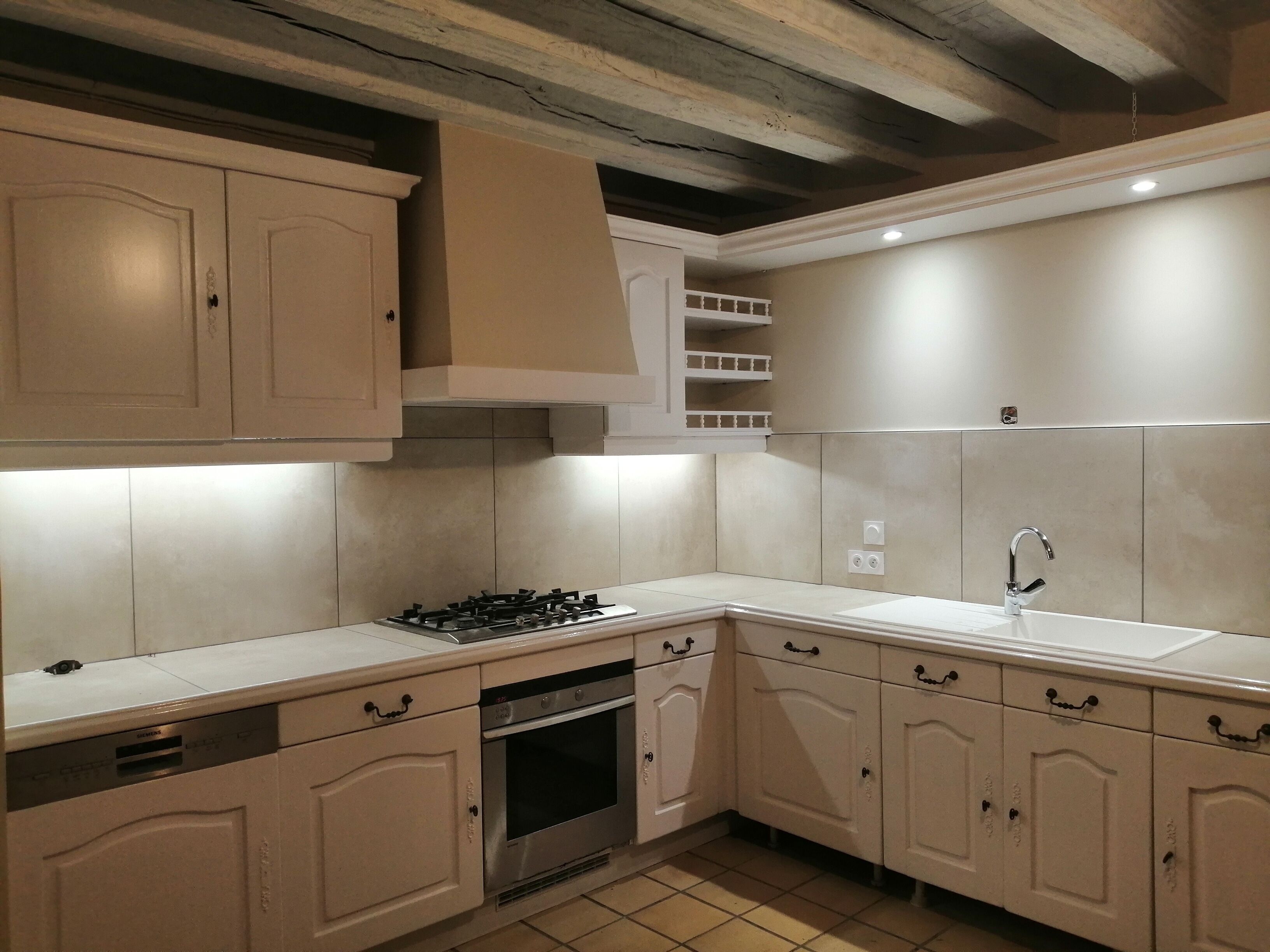 Two completely renovated farmhouses with swimming pool