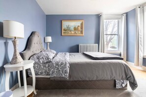 3 bedrooms, desk, iron/ironing board, free WiFi