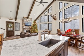 Interior - Coyote Pass (Fort Valley)