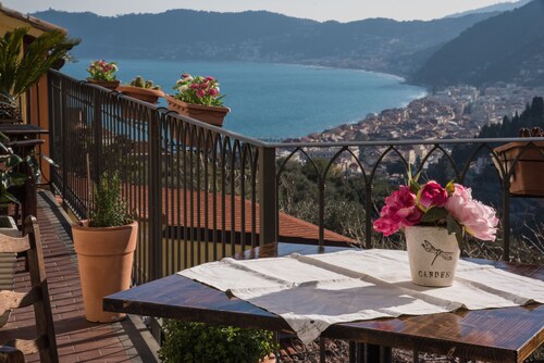 Breathtaking view apartment with terrace 8 beds