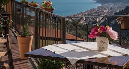 Breathtaking view apartment with terrace 8 beds