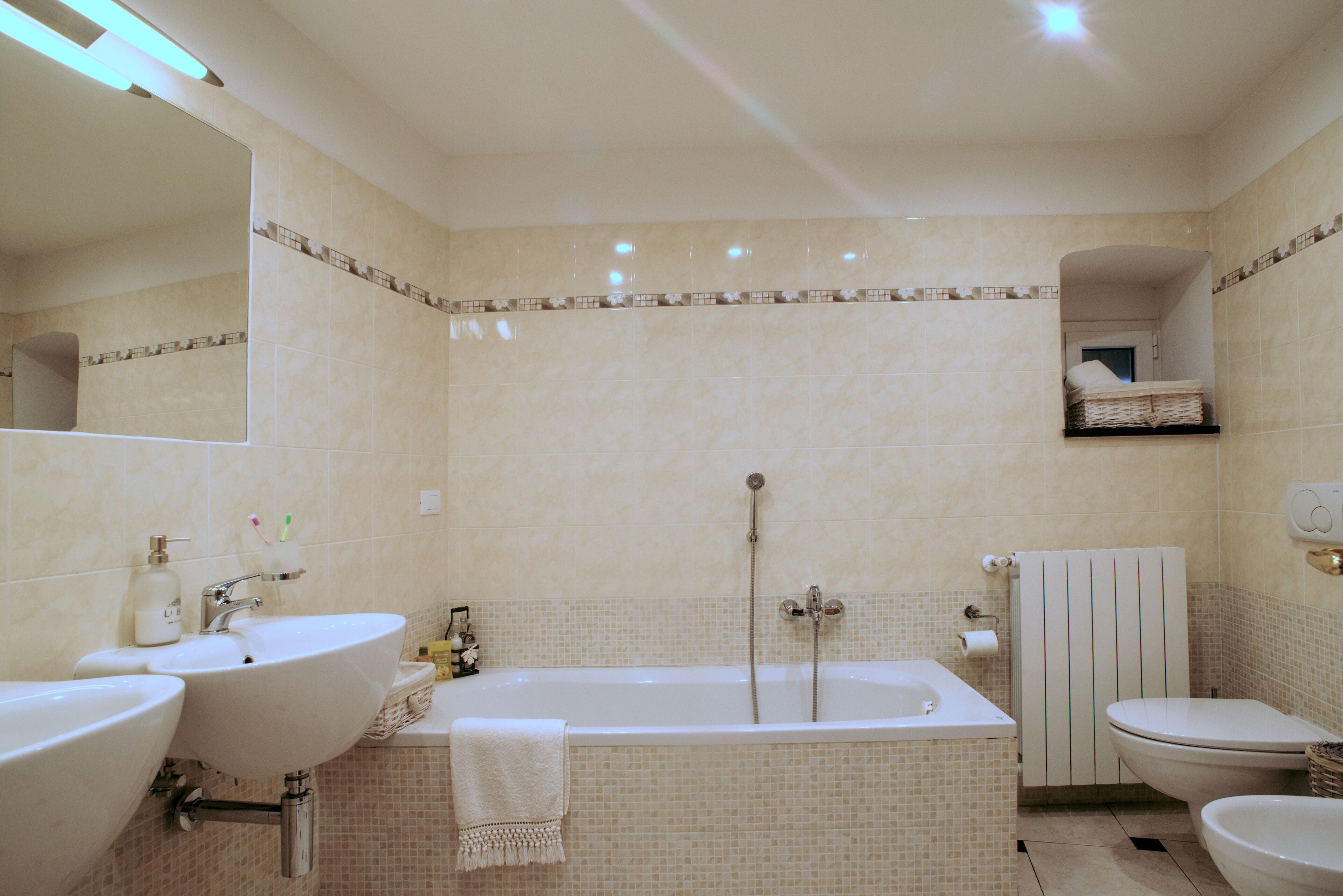 Doccia, asciugacapelli, bidet, asciugamani