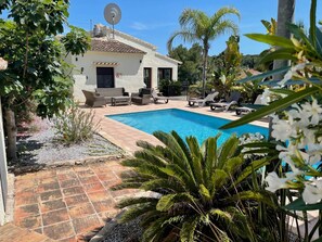 Ulkouima-allas, lämmitetty uima-allas