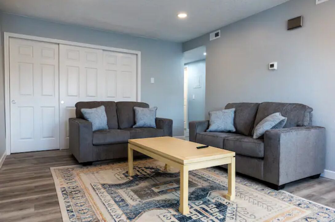 Beautiful Midvale Oasis /cozy n' Sleek gem / W&D