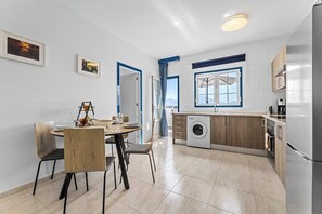 Microwave, oven, stovetop, coffee/tea maker