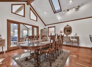 Dining - The spacious lakefront house features kayaks and a boat ramp. (East Stroudsburg)
