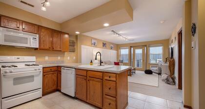 Ideal for couples with a central location steps from everything!