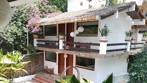 Front of property - Casa Dalinda (Valle de Bravo)
