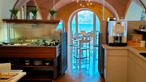 Free daily buffet breakfast - HOTEL SIRENA (Malcesine)