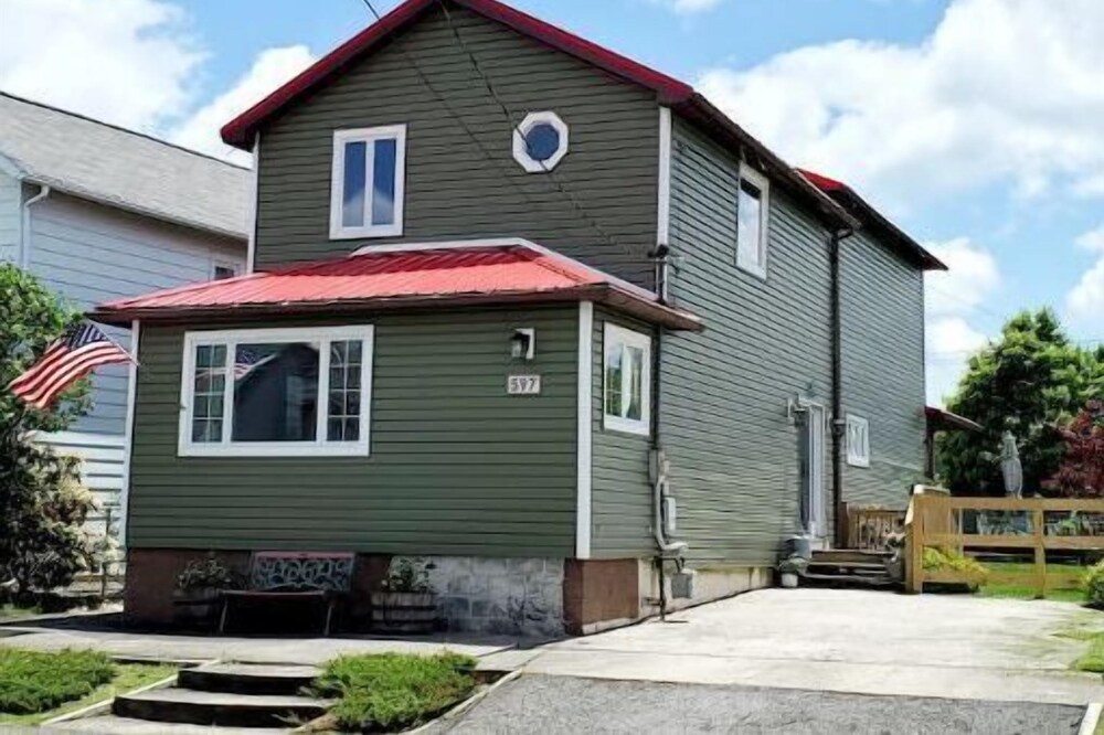 Home Port - A 4BR find in the heart of Davis,WV