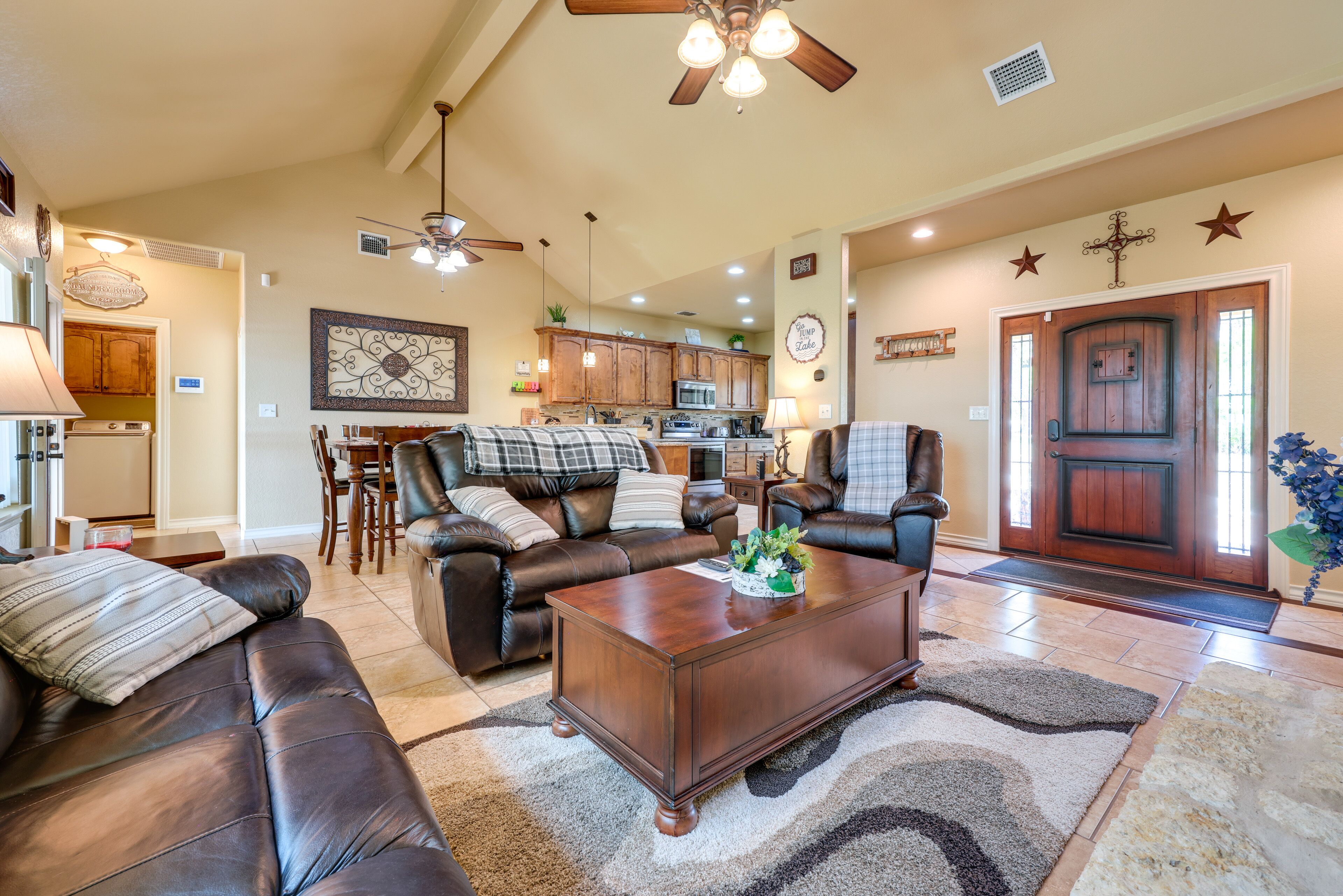 'Lodge at Rocky Creek' w/ Private Hot Tub & Yard!