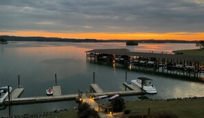 Marina - The "Boathouse" at beautiful Smith Mountain Lake (Moneta)