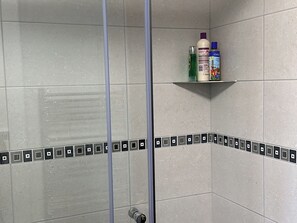 Cottage | Bathroom