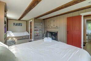 5 chambres, bureau, fer et planche à repasser, accès Internet