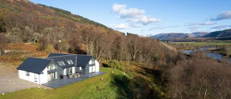 คอทเทจ | บริเวณภายนอก