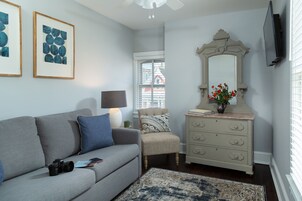 Premier Room | Egyptian cotton sheets, premium bedding, pillowtop beds, minibar