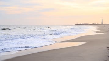 Beach nearby, sun-loungers, beach umbrellas, beach towels